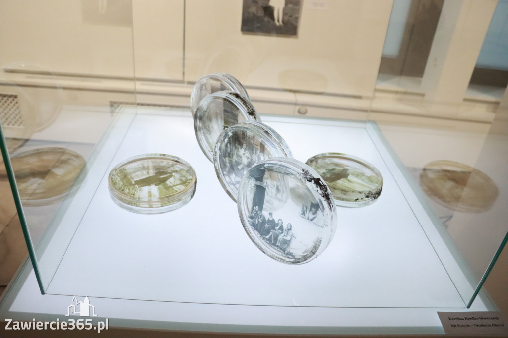 Fotorelacja: Finisaż wystawy „ARTYŚCI NA 110” w Zawierciu