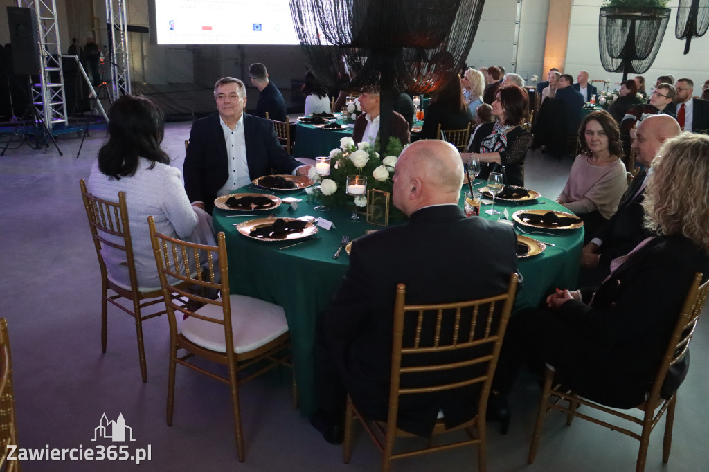 Fotorelacja: Oficjalne otwarcie hali firmy Omega w Zawierciu