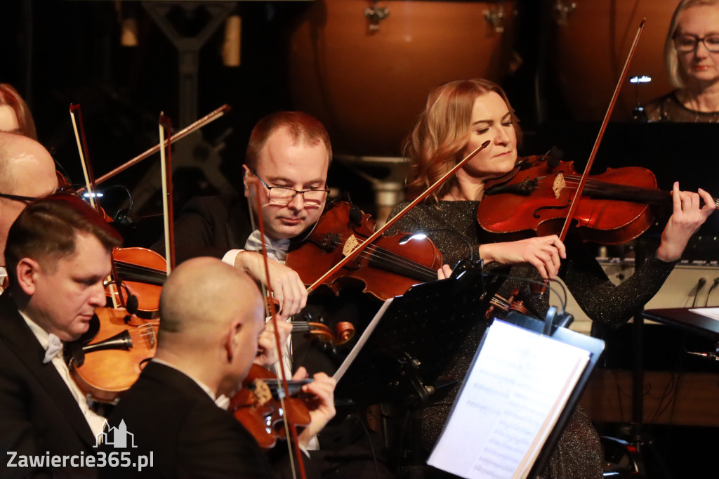 Fotorelacja I: Koncert Jubileuszowy Macieja Niesiołowskiego w MOK Zawiercie