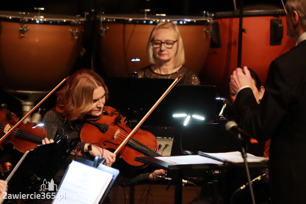 Fotorelacja I: Koncert Jubileuszowy Macieja Niesiołowskiego w MOK Zawiercie