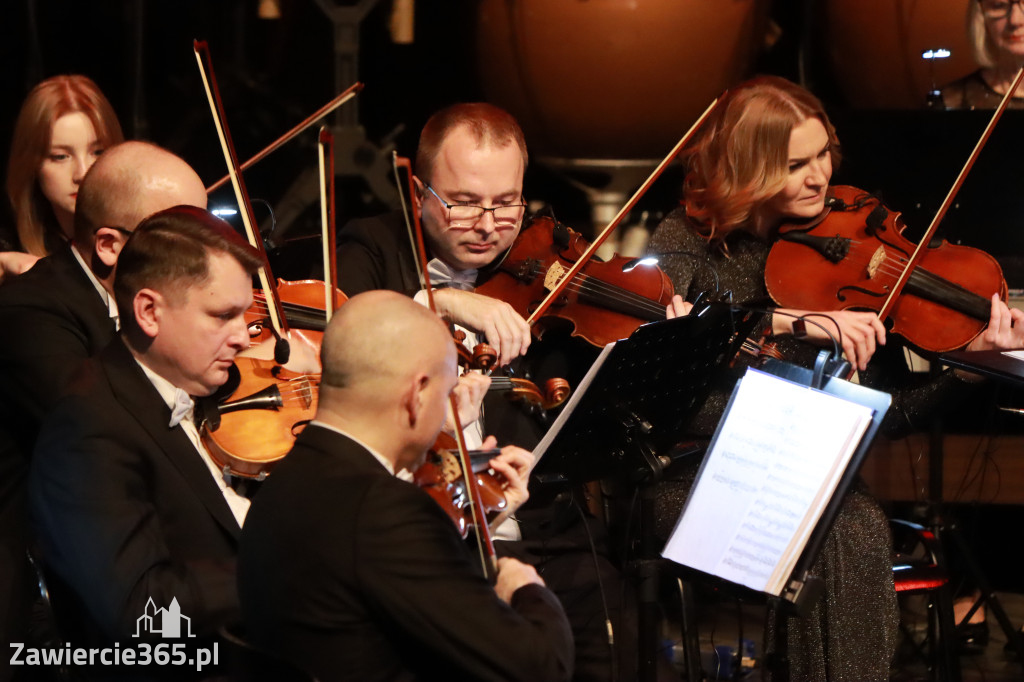 Fotorelacja I: Koncert Jubileuszowy Macieja Niesiołowskiego w MOK Zawiercie