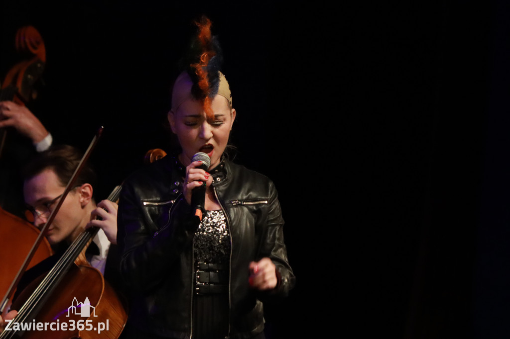 Fotorelacja I: Koncert Jubileuszowy Macieja Niesiołowskiego w MOK Zawiercie