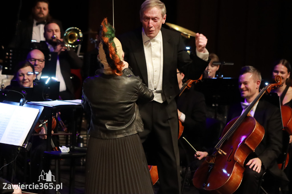 Fotorelacja I: Koncert Jubileuszowy Macieja Niesiołowskiego w MOK Zawiercie