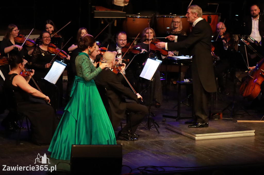 Fotorelacja I: Koncert Jubileuszowy Macieja Niesiołowskiego w MOK Zawiercie