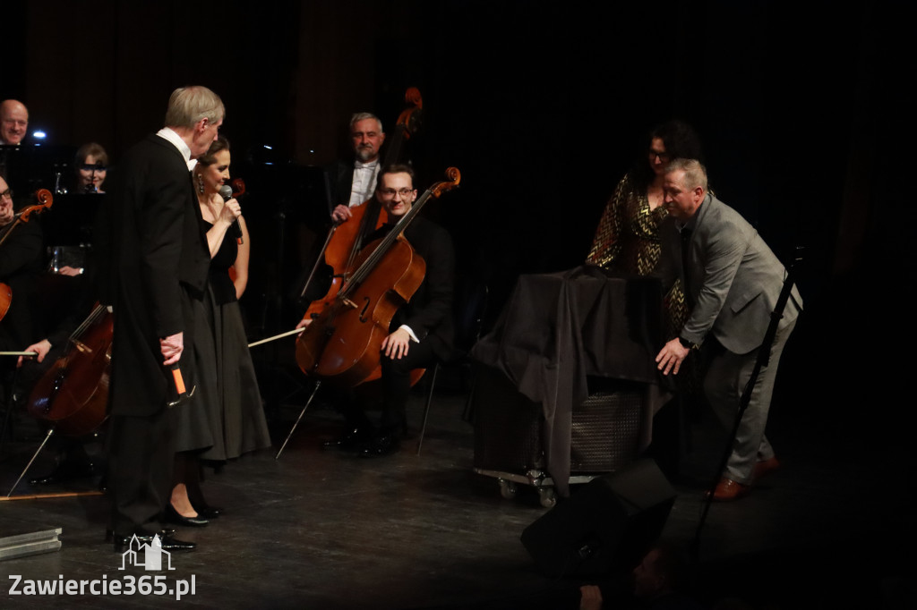 Fotorelacja I: Koncert Jubileuszowy Macieja Niesiołowskiego w MOK Zawiercie