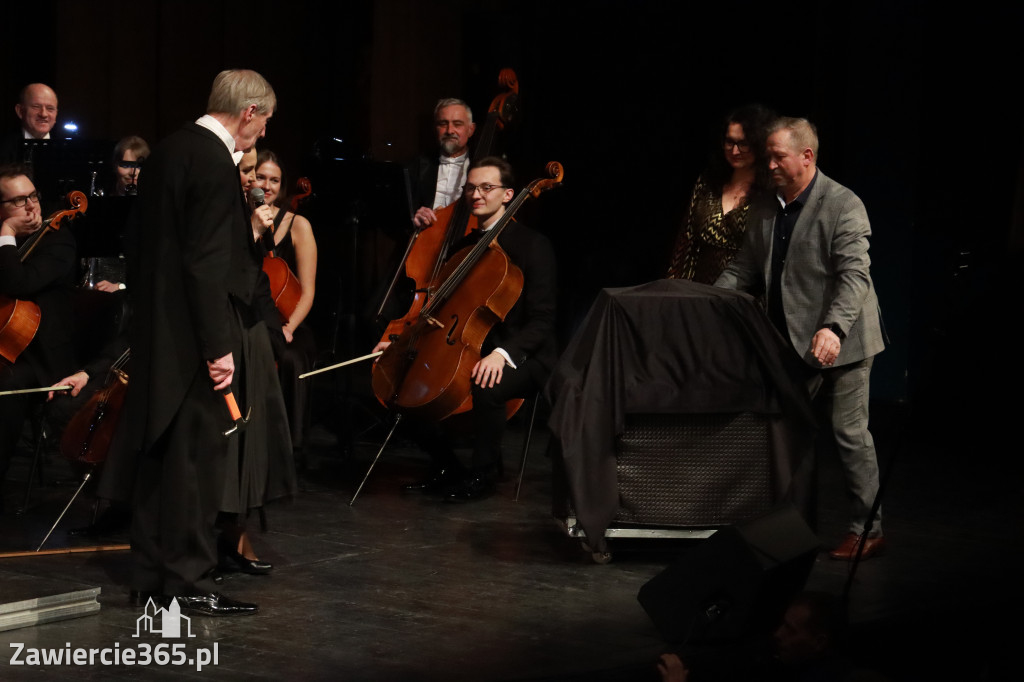 Fotorelacja I: Koncert Jubileuszowy Macieja Niesiołowskiego w MOK Zawiercie