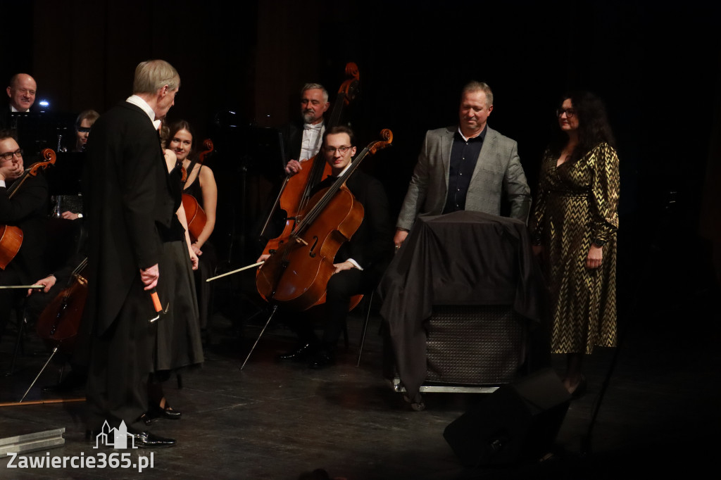 Fotorelacja I: Koncert Jubileuszowy Macieja Niesiołowskiego w MOK Zawiercie