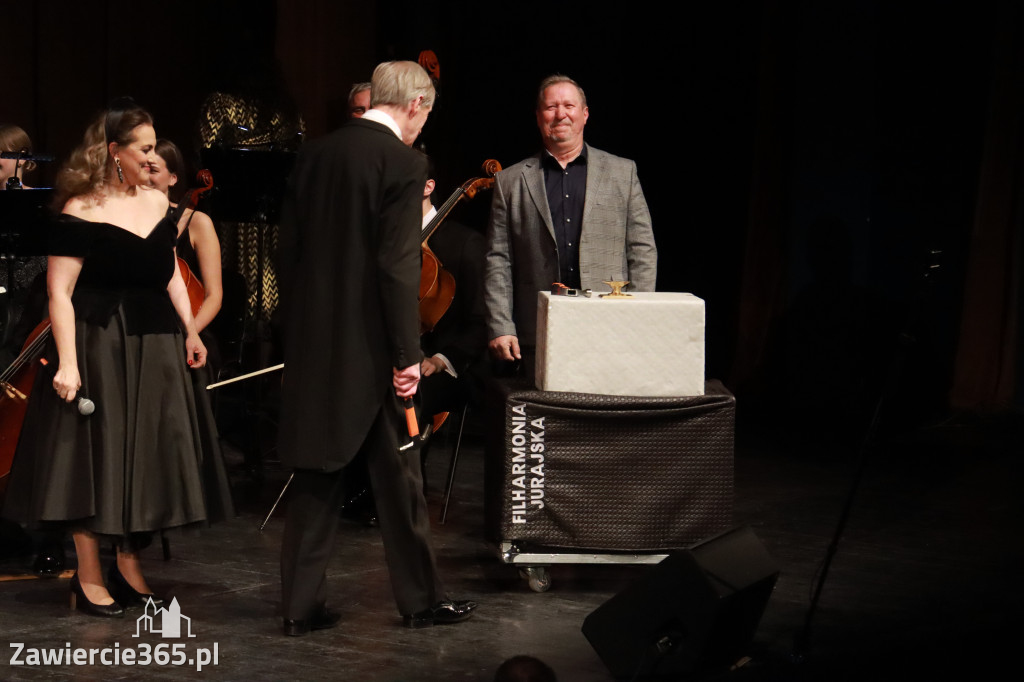 Fotorelacja I: Koncert Jubileuszowy Macieja Niesiołowskiego w MOK Zawiercie