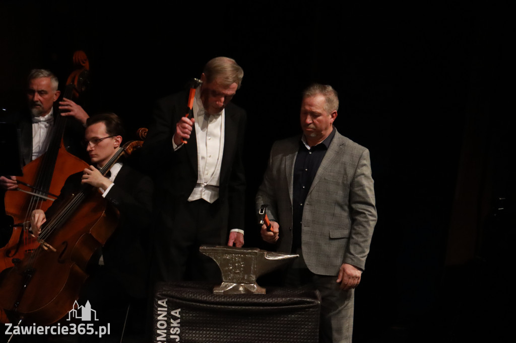 Fotorelacja I: Koncert Jubileuszowy Macieja Niesiołowskiego w MOK Zawiercie