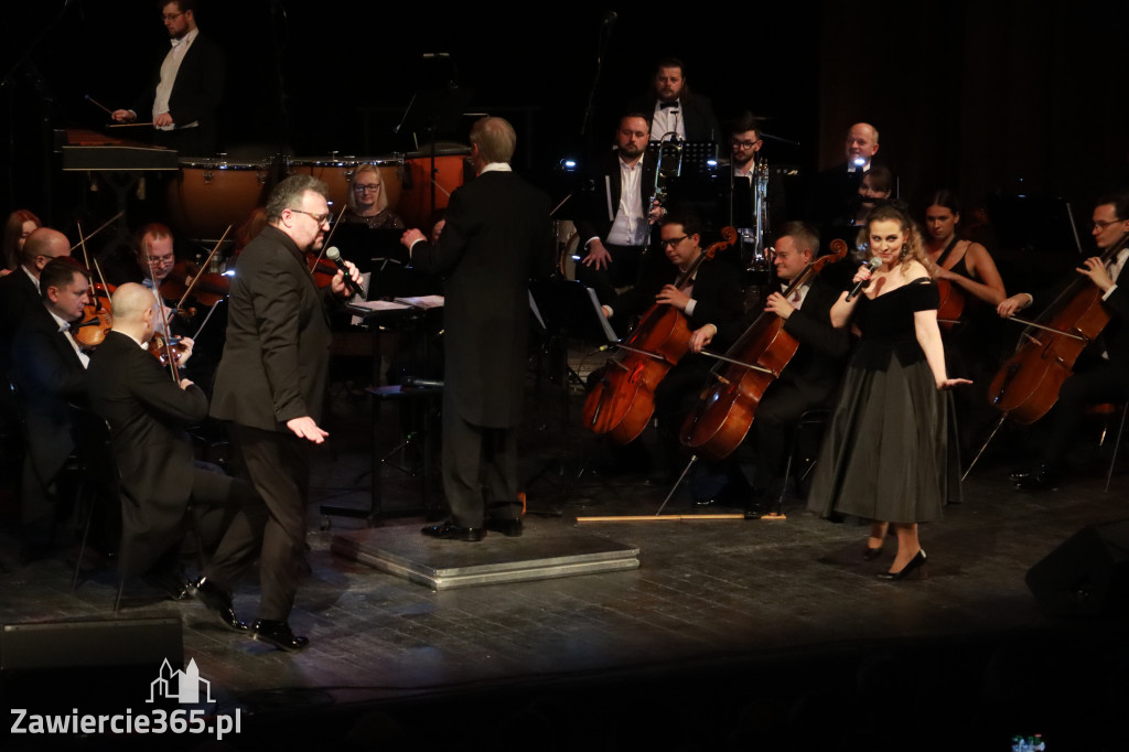 Fotorelacja I: Koncert Jubileuszowy Macieja Niesiołowskiego w MOK Zawiercie