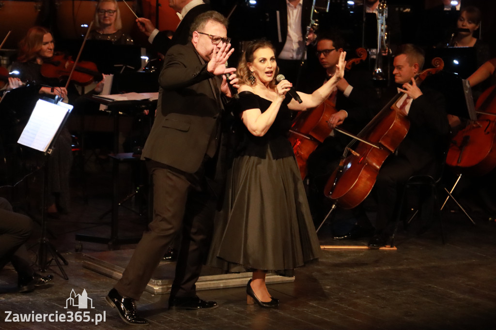 Fotorelacja I: Koncert Jubileuszowy Macieja Niesiołowskiego w MOK Zawiercie