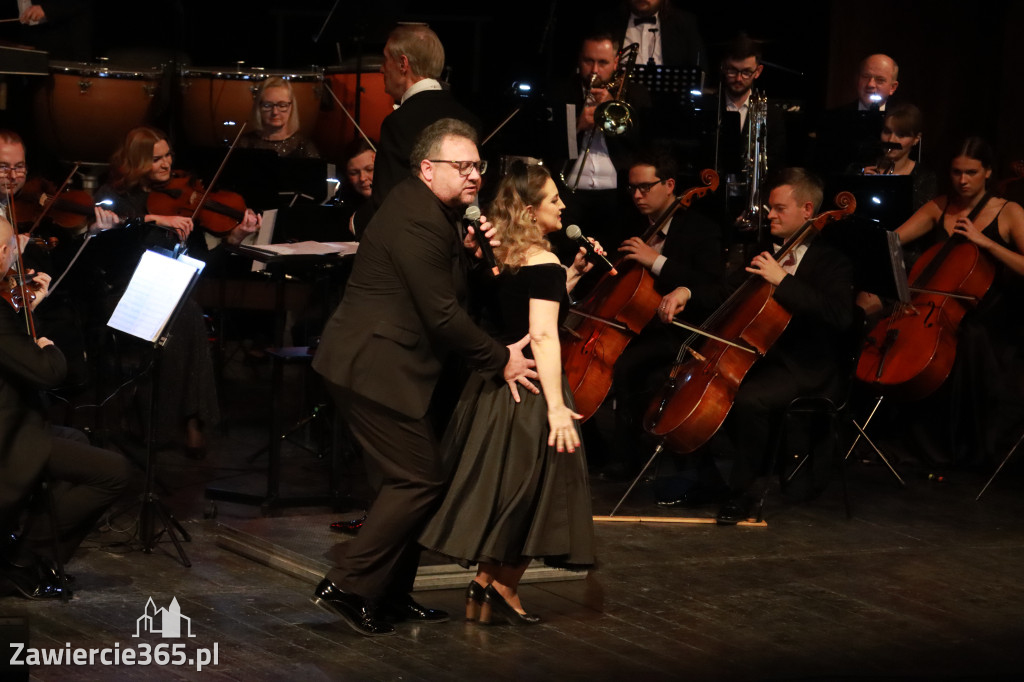 Fotorelacja I: Koncert Jubileuszowy Macieja Niesiołowskiego w MOK Zawiercie