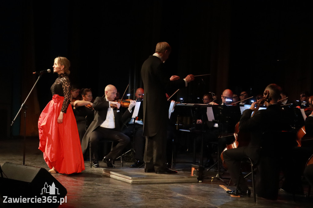 Fotorelacja II: Koncert Jubileuszowy Macieja Niesiołowskiego w MOK Zawiercie