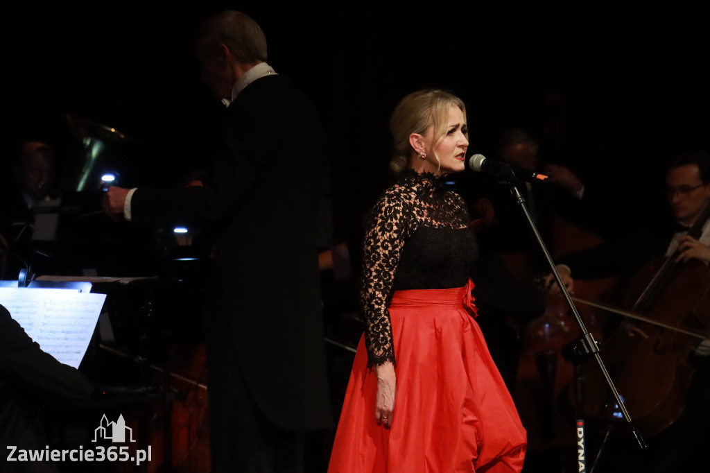 Fotorelacja II: Koncert Jubileuszowy Macieja Niesiołowskiego w MOK Zawiercie