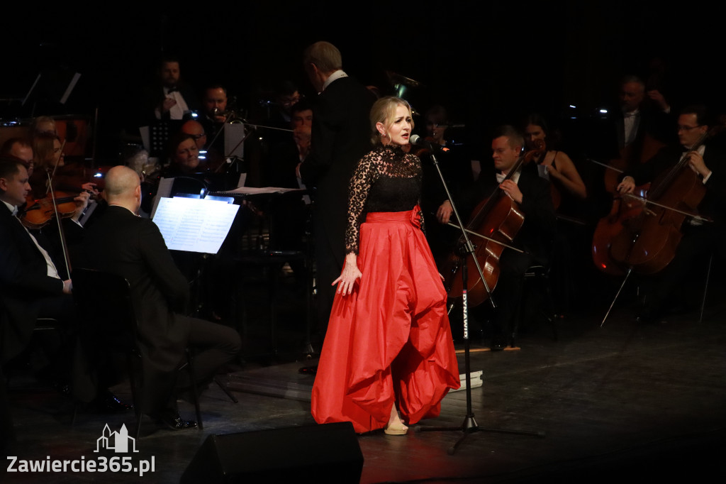 Fotorelacja II: Koncert Jubileuszowy Macieja Niesiołowskiego w MOK Zawiercie