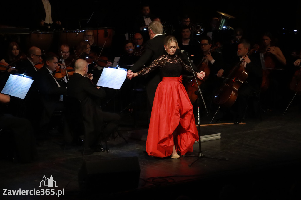 Fotorelacja II: Koncert Jubileuszowy Macieja Niesiołowskiego w MOK Zawiercie