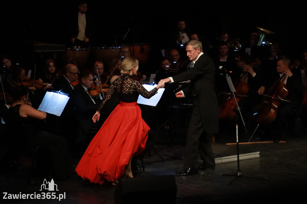 Fotorelacja II: Koncert Jubileuszowy Macieja Niesiołowskiego w MOK Zawiercie