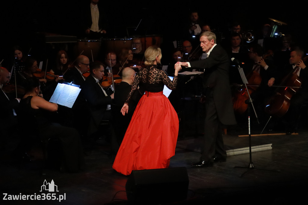 Fotorelacja II: Koncert Jubileuszowy Macieja Niesiołowskiego w MOK Zawiercie