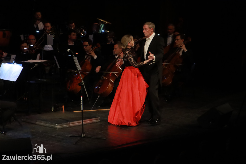 Fotorelacja II: Koncert Jubileuszowy Macieja Niesiołowskiego w MOK Zawiercie