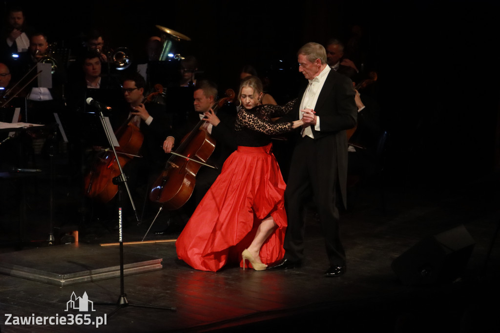 Fotorelacja II: Koncert Jubileuszowy Macieja Niesiołowskiego w MOK Zawiercie