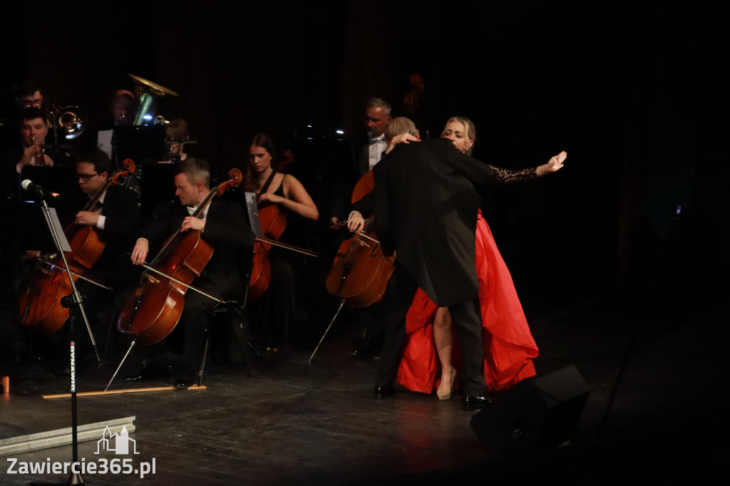 Fotorelacja II: Koncert Jubileuszowy Macieja Niesiołowskiego w MOK Zawiercie