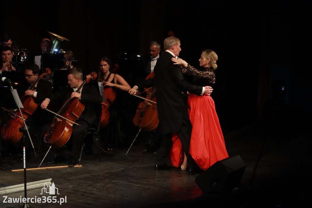 Fotorelacja II: Koncert Jubileuszowy Macieja Niesiołowskiego w MOK Zawiercie