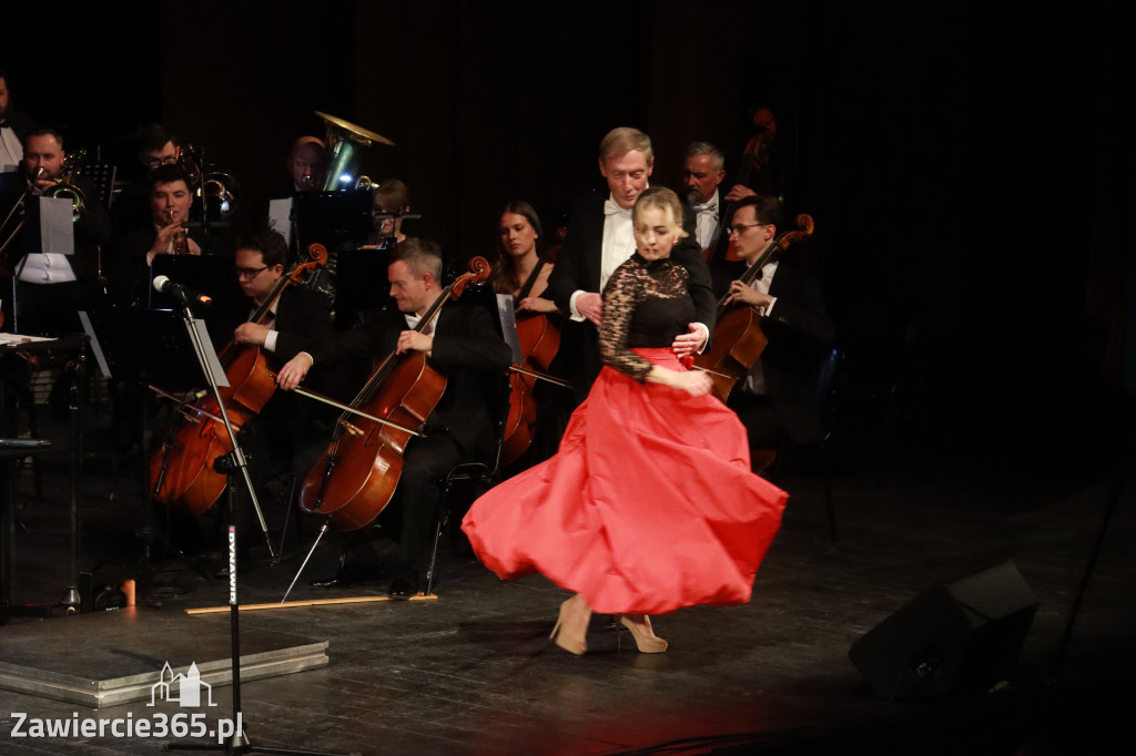 Fotorelacja II: Koncert Jubileuszowy Macieja Niesiołowskiego w MOK Zawiercie