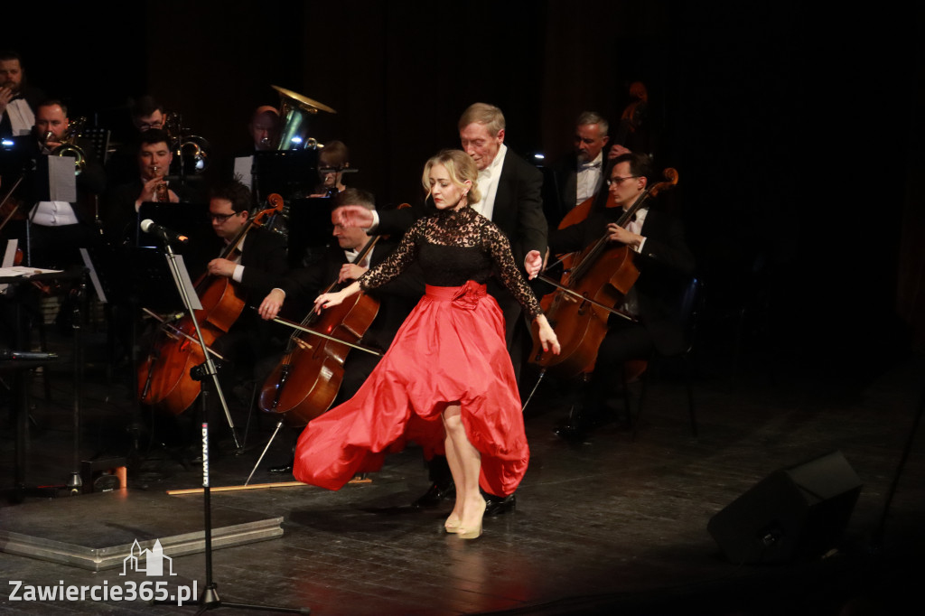 Fotorelacja II: Koncert Jubileuszowy Macieja Niesiołowskiego w MOK Zawiercie