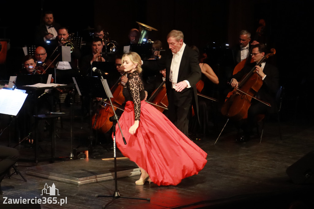 Fotorelacja II: Koncert Jubileuszowy Macieja Niesiołowskiego w MOK Zawiercie