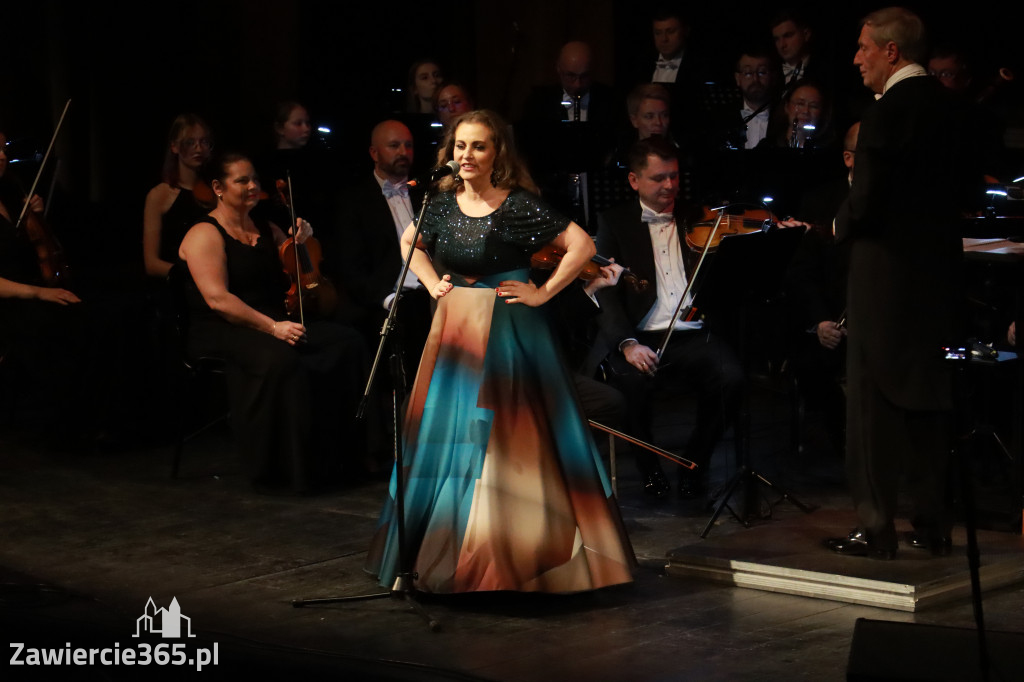 Fotorelacja II: Koncert Jubileuszowy Macieja Niesiołowskiego w MOK Zawiercie