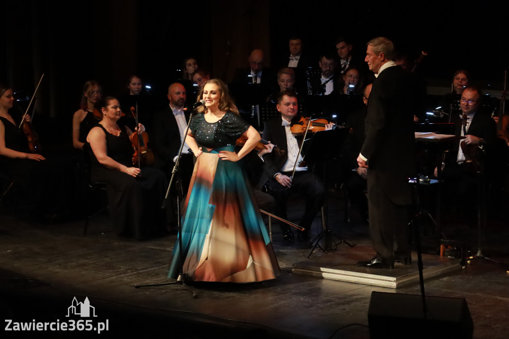 Fotorelacja II: Koncert Jubileuszowy Macieja Niesiołowskiego w MOK Zawiercie