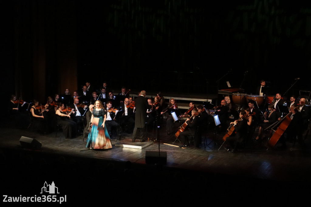 Fotorelacja II: Koncert Jubileuszowy Macieja Niesiołowskiego w MOK Zawiercie