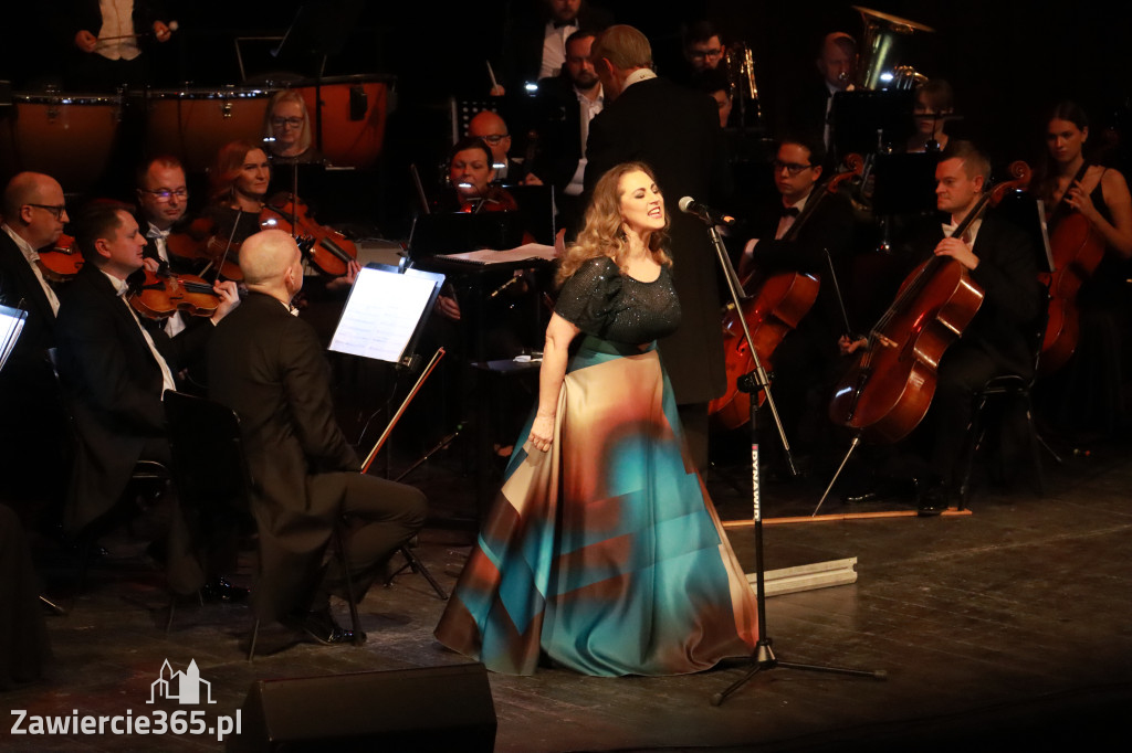 Fotorelacja II: Koncert Jubileuszowy Macieja Niesiołowskiego w MOK Zawiercie