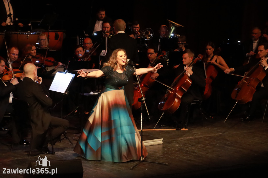 Fotorelacja II: Koncert Jubileuszowy Macieja Niesiołowskiego w MOK Zawiercie