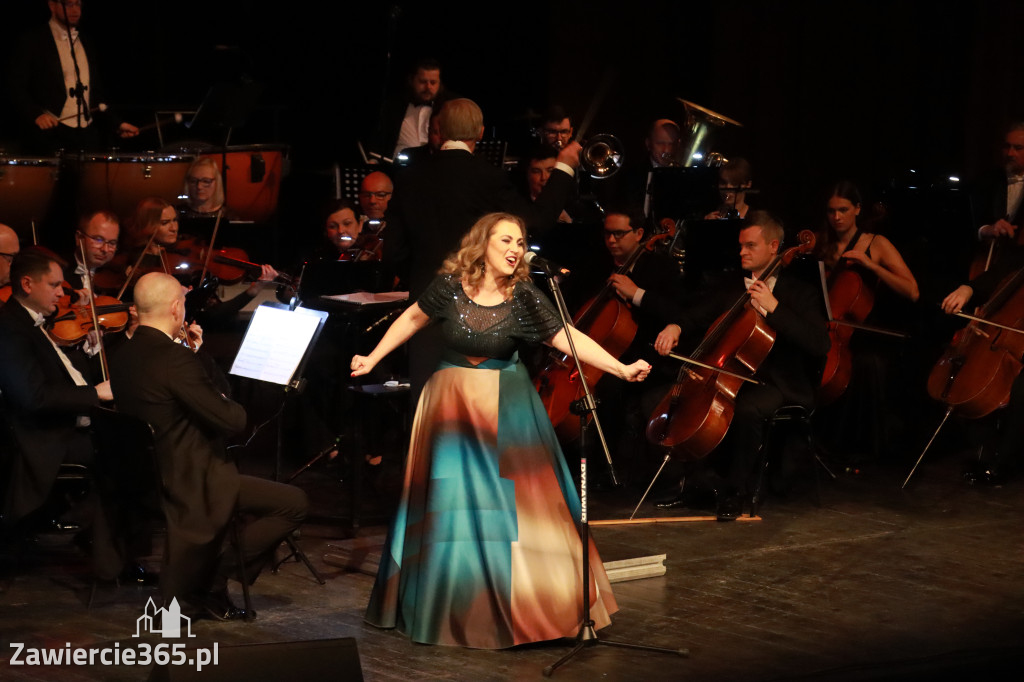 Fotorelacja II: Koncert Jubileuszowy Macieja Niesiołowskiego w MOK Zawiercie