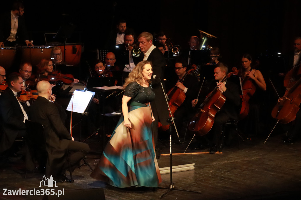 Fotorelacja II: Koncert Jubileuszowy Macieja Niesiołowskiego w MOK Zawiercie