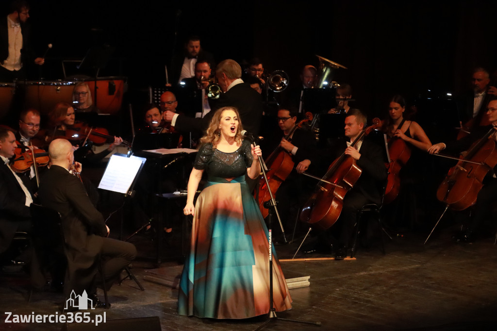 Fotorelacja II: Koncert Jubileuszowy Macieja Niesiołowskiego w MOK Zawiercie