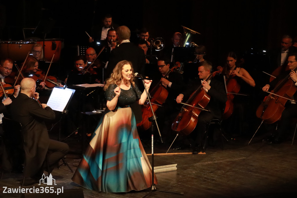 Fotorelacja II: Koncert Jubileuszowy Macieja Niesiołowskiego w MOK Zawiercie