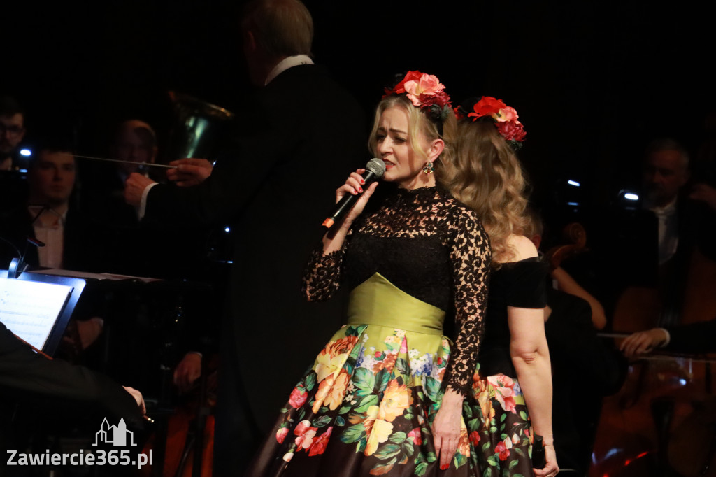 Fotorelacja II: Koncert Jubileuszowy Macieja Niesiołowskiego w MOK Zawiercie