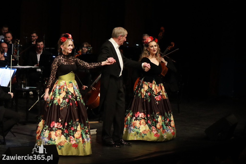 Fotorelacja II: Koncert Jubileuszowy Macieja Niesiołowskiego w MOK Zawiercie