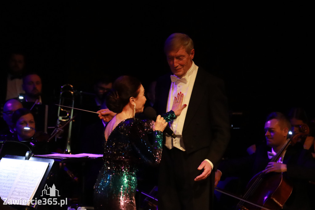 Fotorelacja II: Koncert Jubileuszowy Macieja Niesiołowskiego w MOK Zawiercie