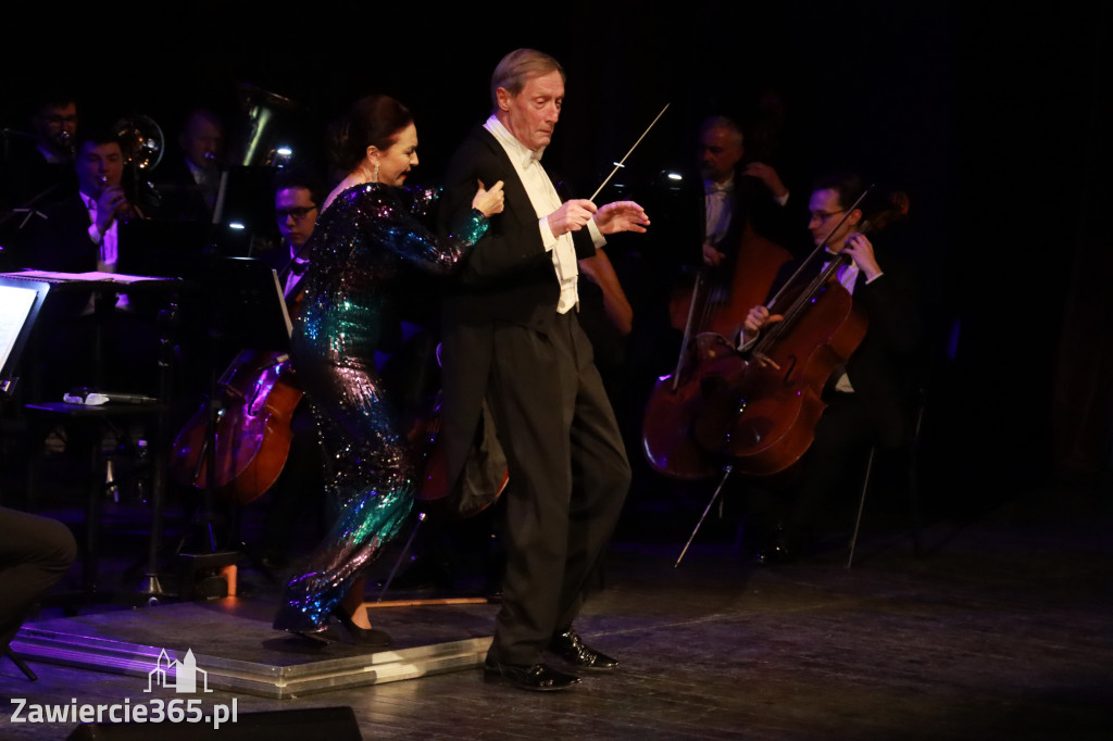 Fotorelacja II: Koncert Jubileuszowy Macieja Niesiołowskiego w MOK Zawiercie