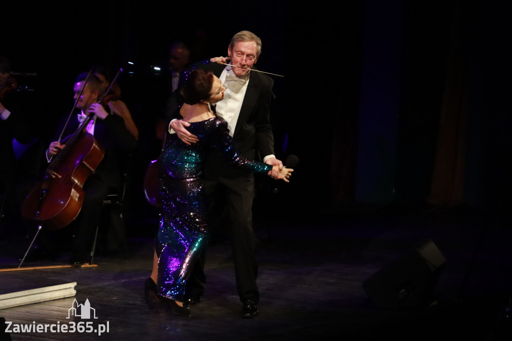 Fotorelacja II: Koncert Jubileuszowy Macieja Niesiołowskiego w MOK Zawiercie