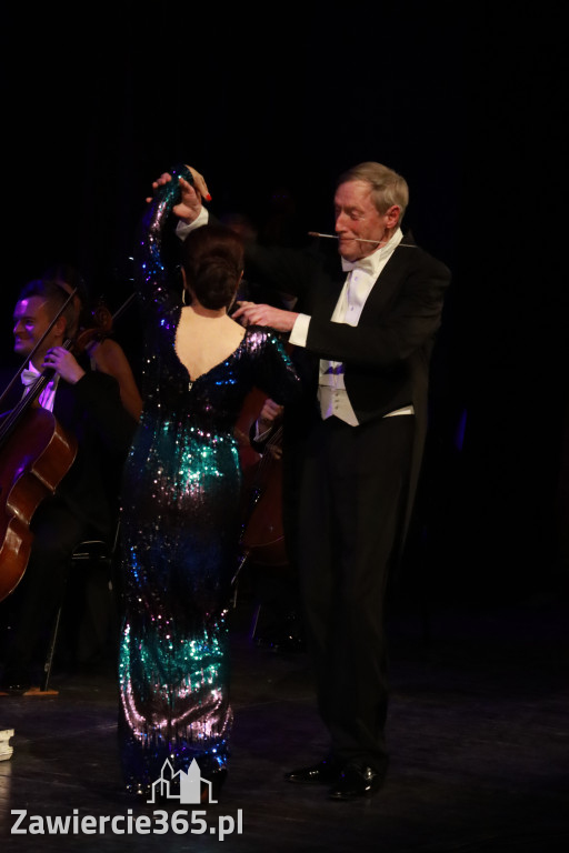 Fotorelacja II: Koncert Jubileuszowy Macieja Niesiołowskiego w MOK Zawiercie