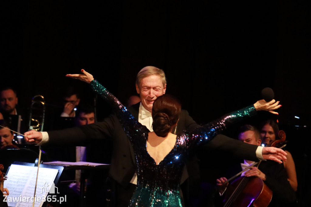 Fotorelacja II: Koncert Jubileuszowy Macieja Niesiołowskiego w MOK Zawiercie