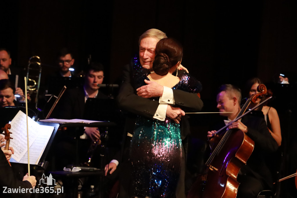 Fotorelacja II: Koncert Jubileuszowy Macieja Niesiołowskiego w MOK Zawiercie