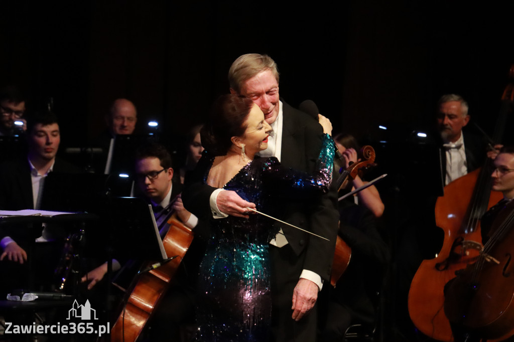 Fotorelacja II: Koncert Jubileuszowy Macieja Niesiołowskiego w MOK Zawiercie