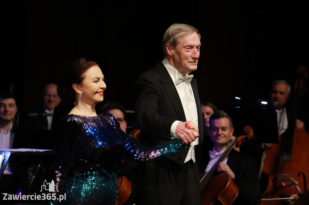 Fotorelacja II: Koncert Jubileuszowy Macieja Niesiołowskiego w MOK Zawiercie