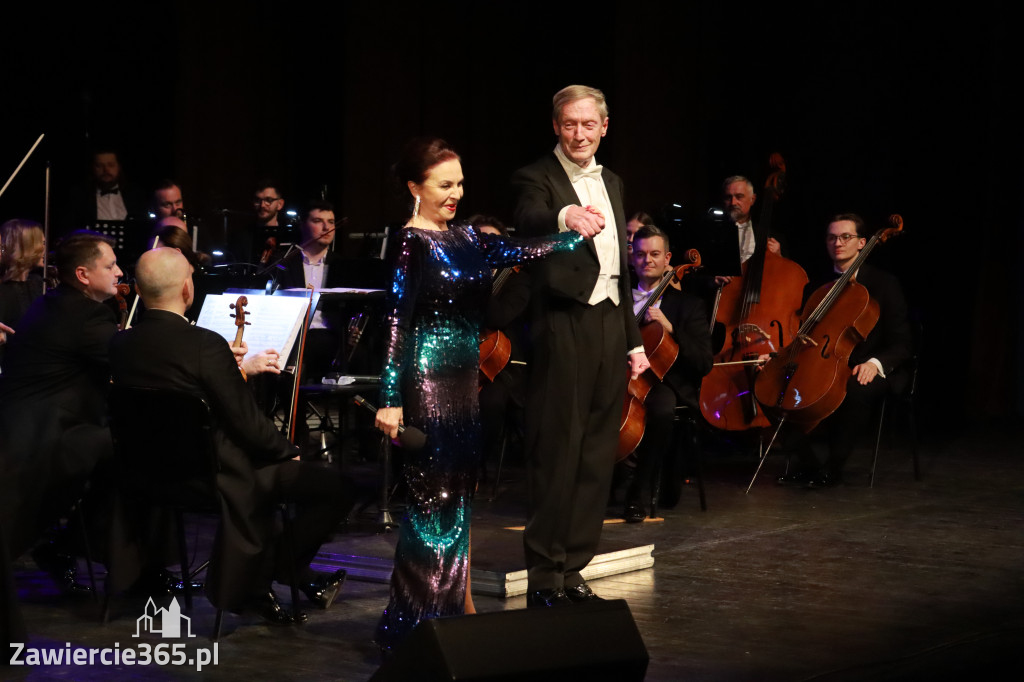 Fotorelacja II: Koncert Jubileuszowy Macieja Niesiołowskiego w MOK Zawiercie