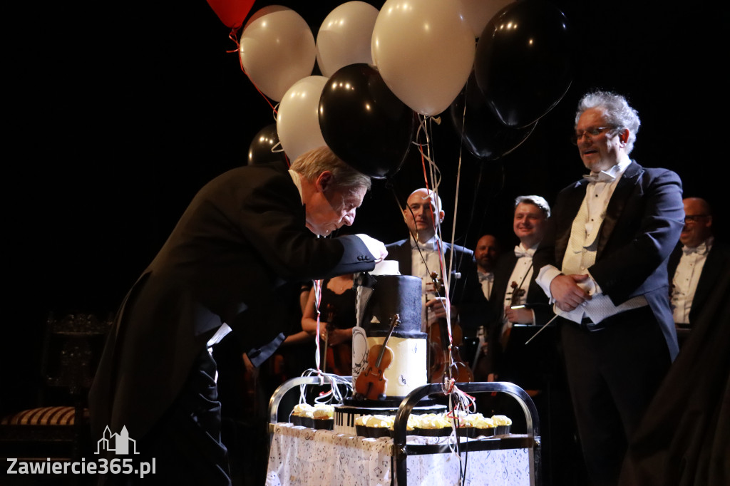 Fotorelacja II: Koncert Jubileuszowy Macieja Niesiołowskiego w MOK Zawiercie
